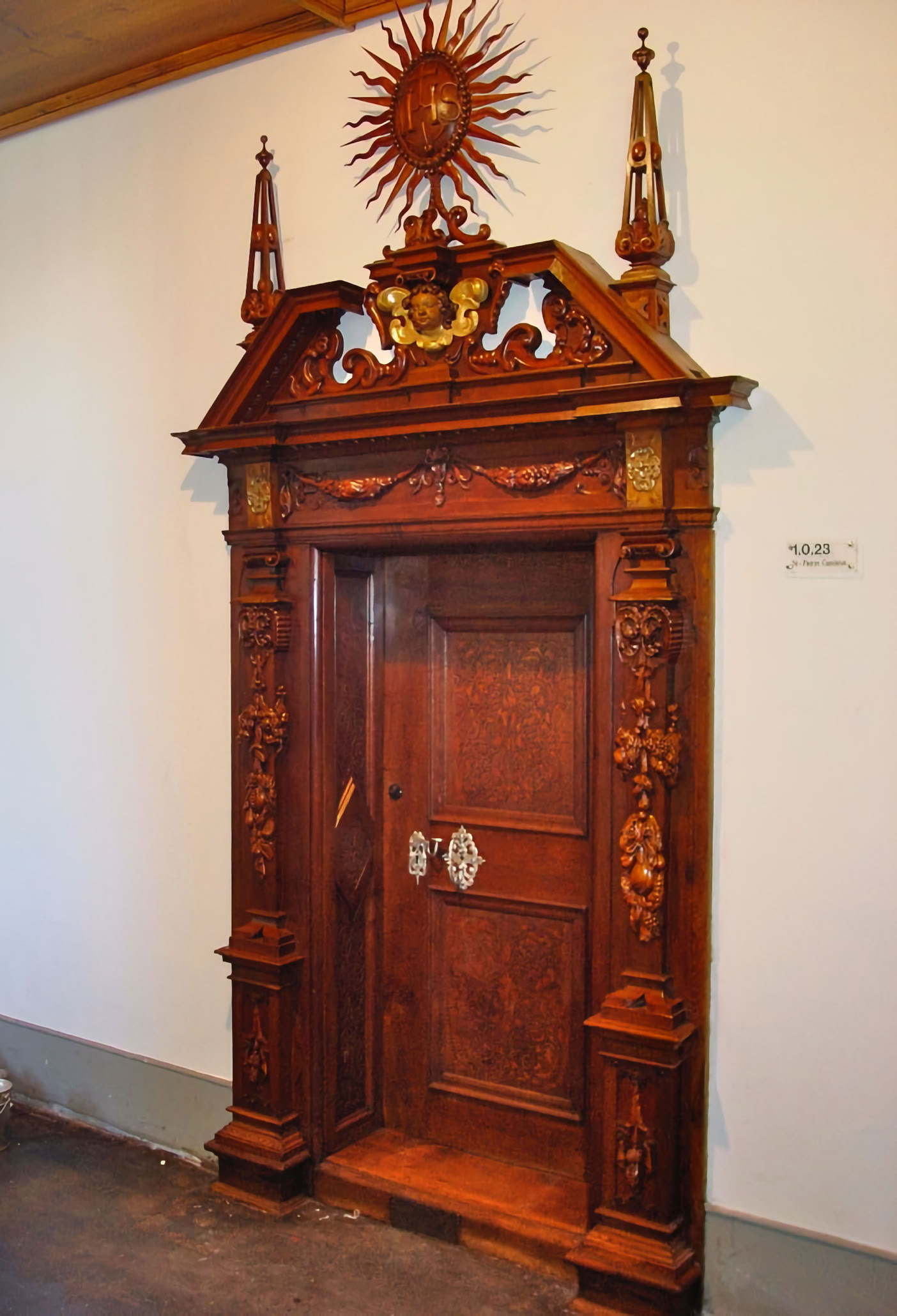 Porte Chapelle Saint Canisius, restauration de tous les éléments en bois