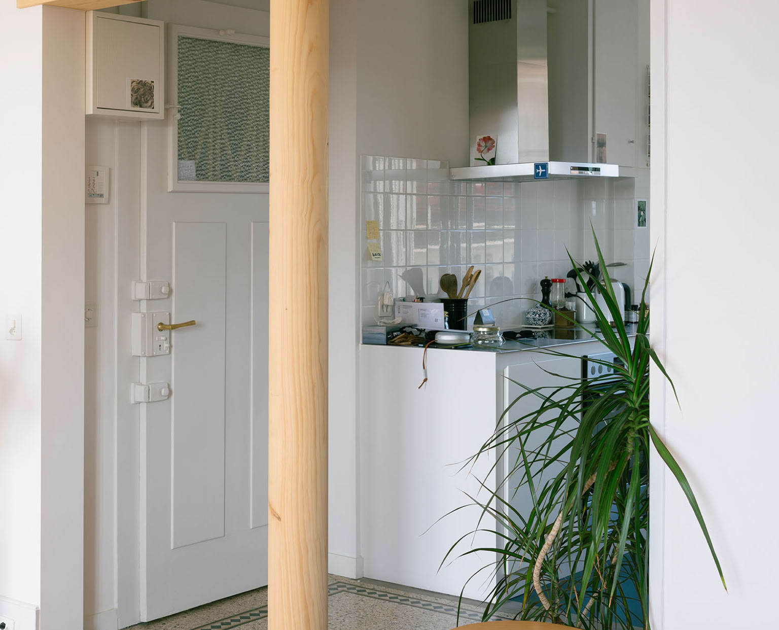 Noeud d'aNoeud d'assemblage de soutien statique, et cuisine, concept Meylan architecturessemblage de soutien statique, après ouverture de mur, porteur, concept Meylan architecture