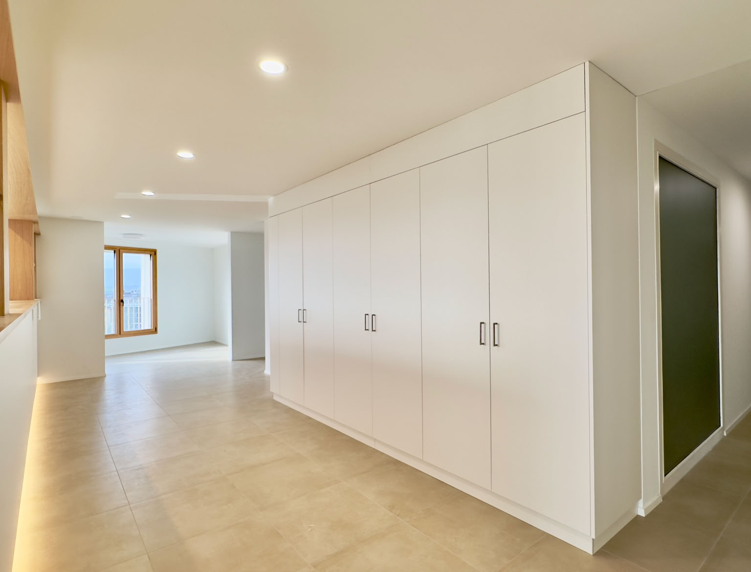 hall de réception cabinet médical, avec suite d'armoires, concept BDL 