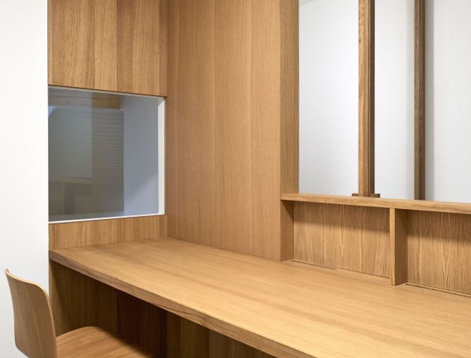 Bureau de réception en bois de chêne, concept Jean-Baptiste Bruderer 