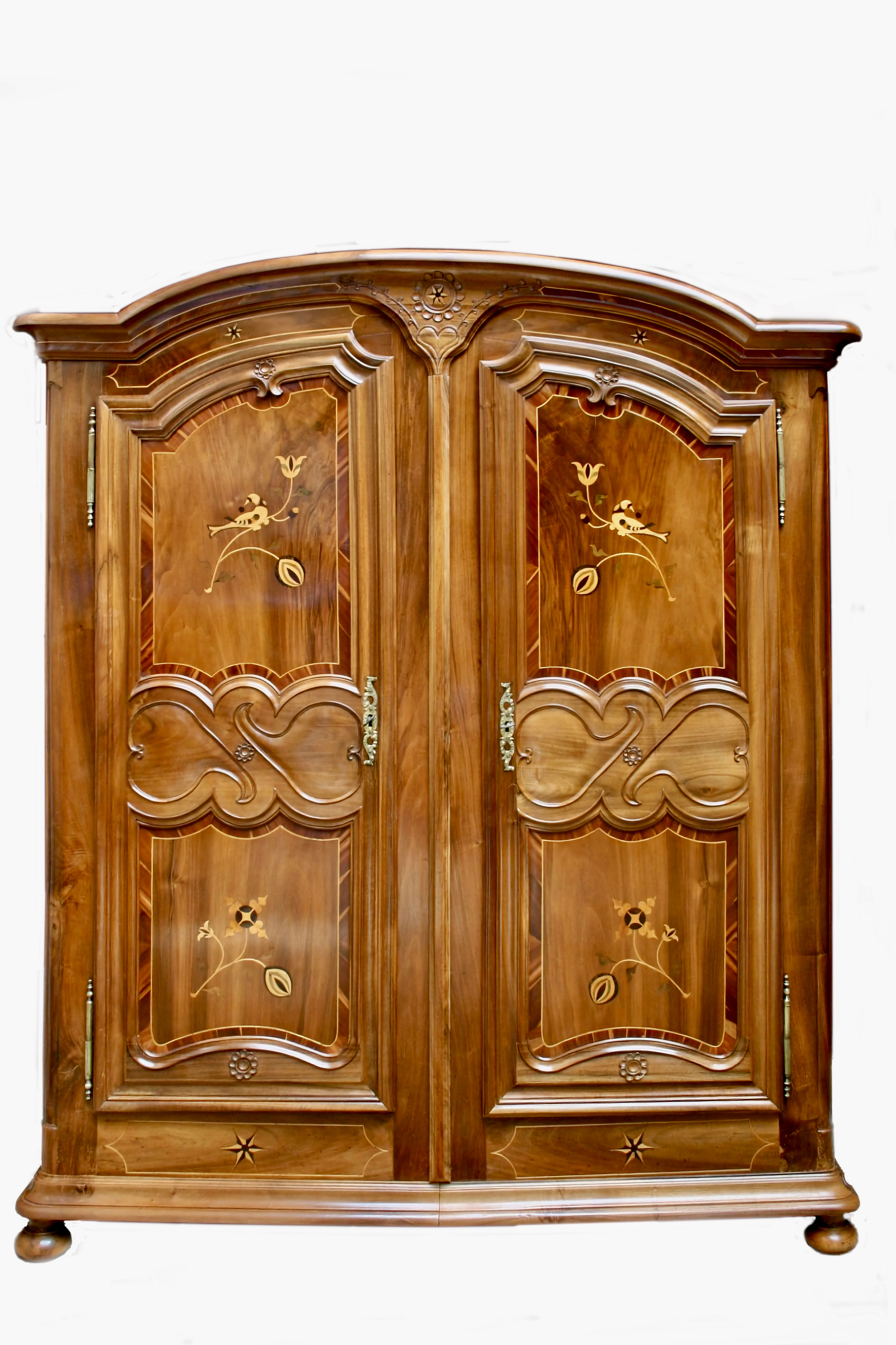 Armoire fribourgeoise après restauration